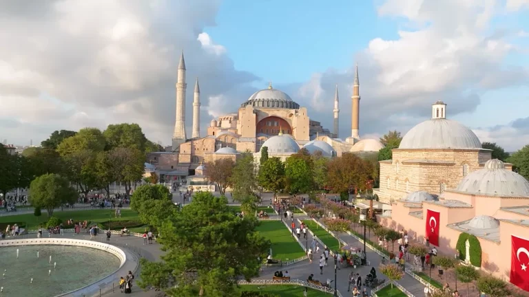 ‘Explore Türkiye’nin gözünden Ayasofya, AKM ve Arkeoloji Müzeleri