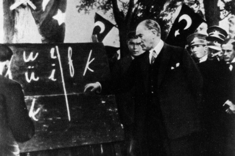 Harf Devrimi değil, Kök Katliamı!