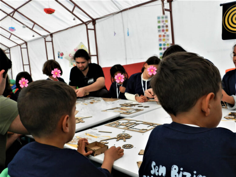 Pompa sektörünün öncü markası Masdaf, Hataylı Depremzede Çocukların Yüzünü Güldürdü