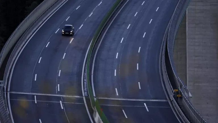 Avrupa’da otomobiller yıllık ortalama kaç km yol katediyor, Türkiye’de yakıt türüne göre durum ne?