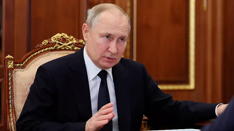 Putin elektronik celp yasasını imzaladı, Ruslar ikinci bir seferberlik dalgasından endişeli