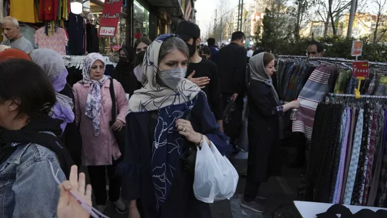 İran’da kameralarla yapılacak başörtüsü denetimleri uygulamaya girdi
