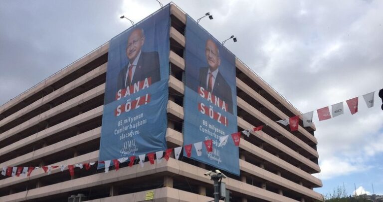 AK Partili Hızal’dan İzmir’de büyükşehir otoparkına asılan Kılıçdaroğlu posterine tepki