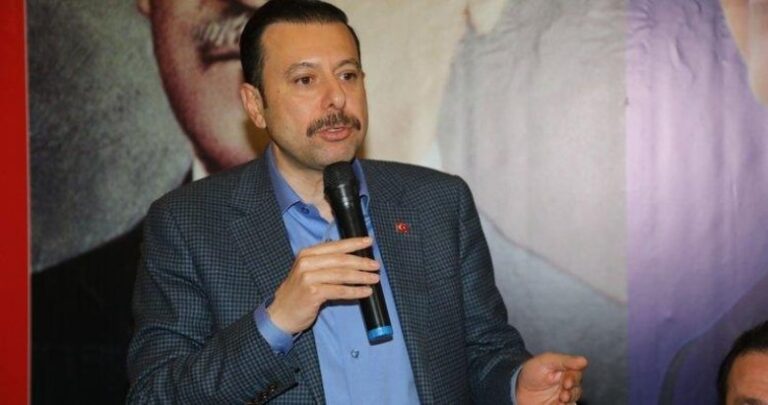 AK Partili Kaya: CHP, İzmir’de Atatürk karşıtı adayının resmini asamıyor