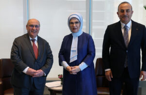 Emine Erdoğan ve Çavuşoğlu’nun ABD Temasları Sürüyor