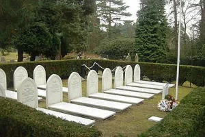 Hollanda’da, esir kampında Naziler tarafından öldürülen Azeri, Özbek ve Kazak kandaşlarımızı bugün anıyoruz.