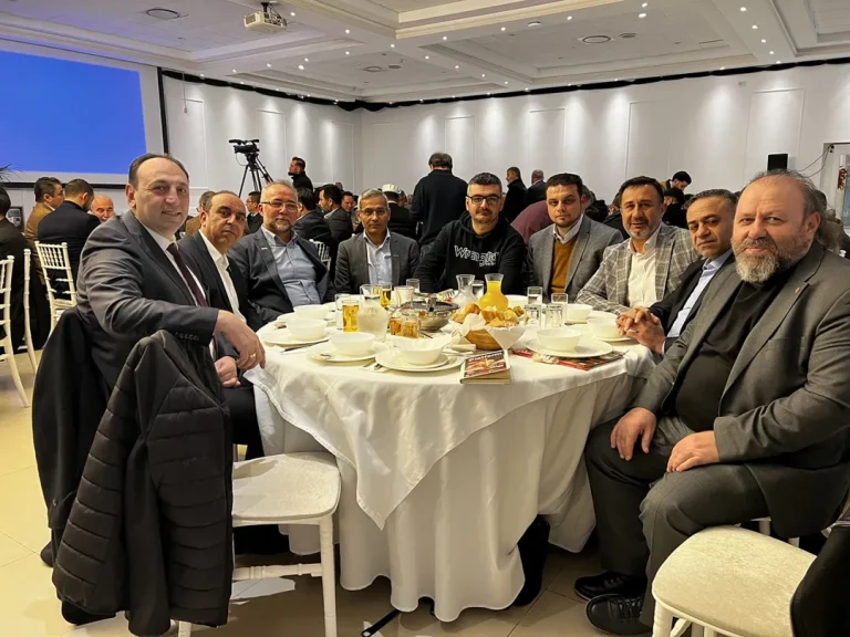 Hollanda’da iftar sofralarında deprem burukluğu…