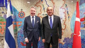 Çavuşoğlu’ndan üyelik süreci tamamlanan Finlandiya’ya tebrik