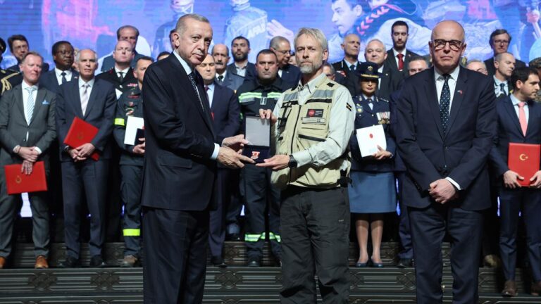 Cumhurbaşkanı Erdoğan: 55 bin kişiye madalya ve nişan verilecek