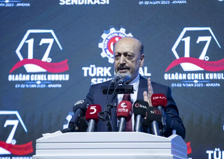 Bakan Bilgin, Türk Metal Sendikasının 17. Olağan Genel Kurulu’nda konuştu