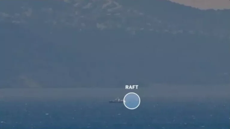 Yunanistan, aralarında çocukların da bulunduğu göçmenleri denizin ortasına bıraktı