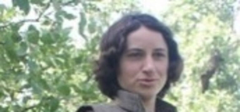 Öldürülen teröristin yerine oy kullanırken yakalandı.