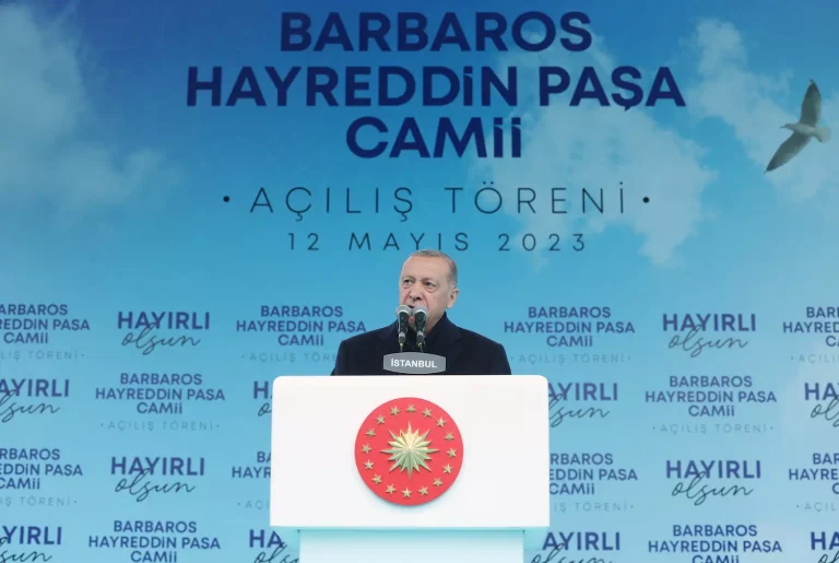 Cumhurbaşkanı Erdoğan, cuma namazını Barbaros Hayrettin Paşa Camisi’nde kıldı