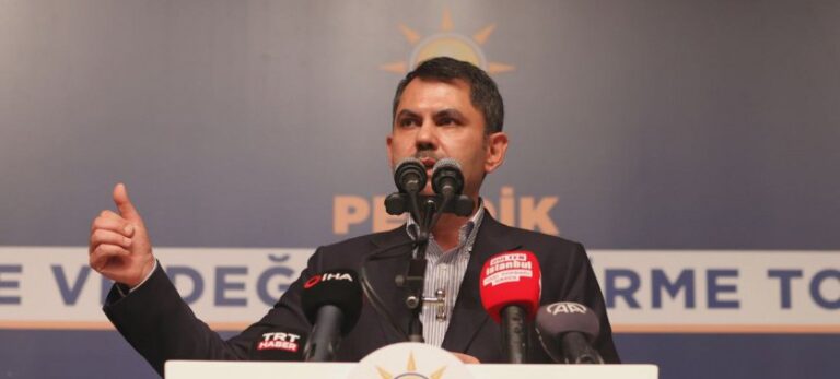 Çevre, Şehircilik ve İklim Değişikliği Bakanı Murat Kurum, “Deprem bölgesinde bugüne kadar 173 bin konut, dükkân, sanayi sitesinin inşa çalışmalarını başlattık ve şantiyelerimiz harıl harıl çalışıyor