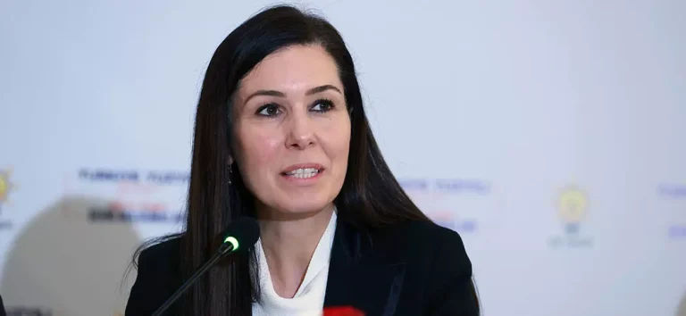 AK Parti Genel Başkan Yardımcısı ve Samsun Milletvekili Çiğdem Karaaslan, “Kahraman ecdadımız tarih boyunca her dönem vatanımıza kasteden hainler karşısında dimdik durmuş”