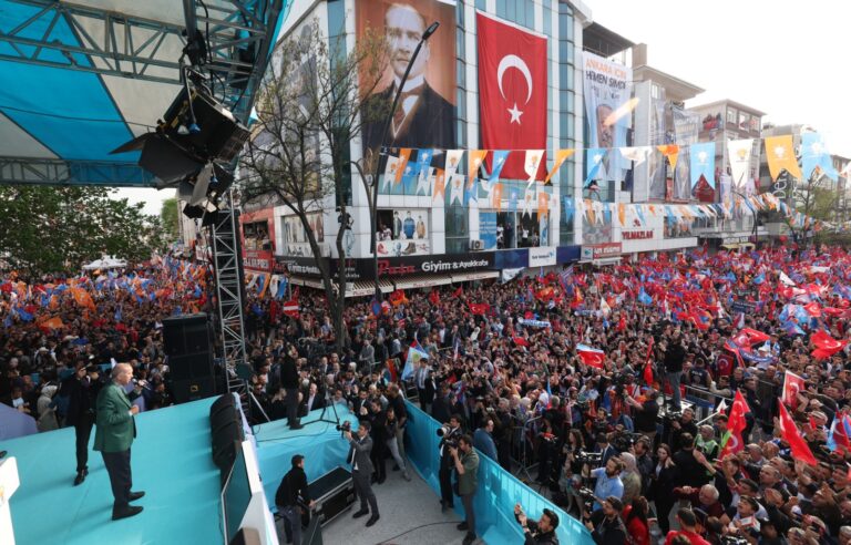 Cumhurbaşkanı Erdoğan, “Ülkemizde siyasetin seviyesinin bu kadar düşürülmesine gönlüm razı değil”