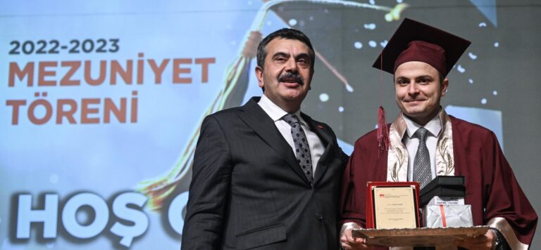 Millî Eğitim Bakanı ekin, Ankara Hacı Bayram Veli Üniversitesi’nin mezuniyet törenine katıldı