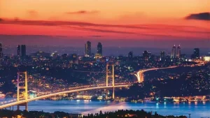 ABD’den, Peru’dan Kolombiya’dan turistler İstanbul’da Türk gecelerinde… Euro Boğazı