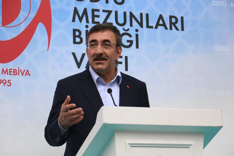 Cumhurbaşkanı Yardımcısı Cevdet Yılmaz’dan asgari ücret açıklaması