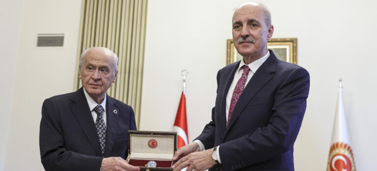 TBMM Başkanı seçilen AK Parti İstanbul Milletvekili Kurtulmuş, görevi, TBMM Geçici Başkanı Devlet Bahçeli’den devraldı