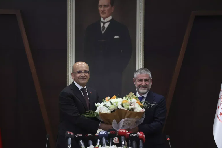 Hazine ve Maliye Bakanlığı’nda devir teslim töreni yapıldı