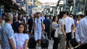 Otogarda bayram yoğunluğu: Bilet bulmak çok zor