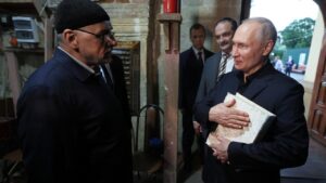 Putin: Rusya’da Kur’an-ı Kerim’e saygısızlık suçtur