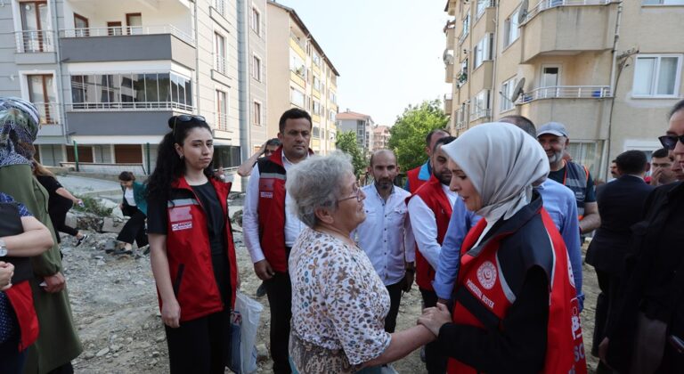 Bakan Göktaş Selden Etkilenen Zonguldak’ta İncelemelerde Bulundu
