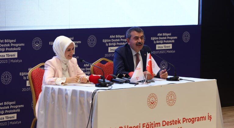 Aile ve Sosyal Hizmetler Bakanı Göktaş ile Milli Eğitim Bakan Tekin, “Afet Bölgesi Eğitim Destek Programı İşbirliği Protokolünü imzaladı