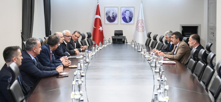 Bakan Tekin, Cumhurbaşkanlığı Eğitim ve Öğretim Politikaları Kurulu üyeleriyle biraraya geldi