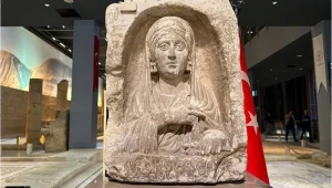 İtalya’dan iade edilen Zeugma kökenli mezar stelin ait olduğu kendi topraklarında