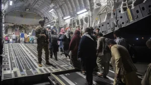 ABD Dışişleri Bakanlığı, Afganistan’dan yapılan tahliyelere ilişkin Washington yönetimini eleştirdi