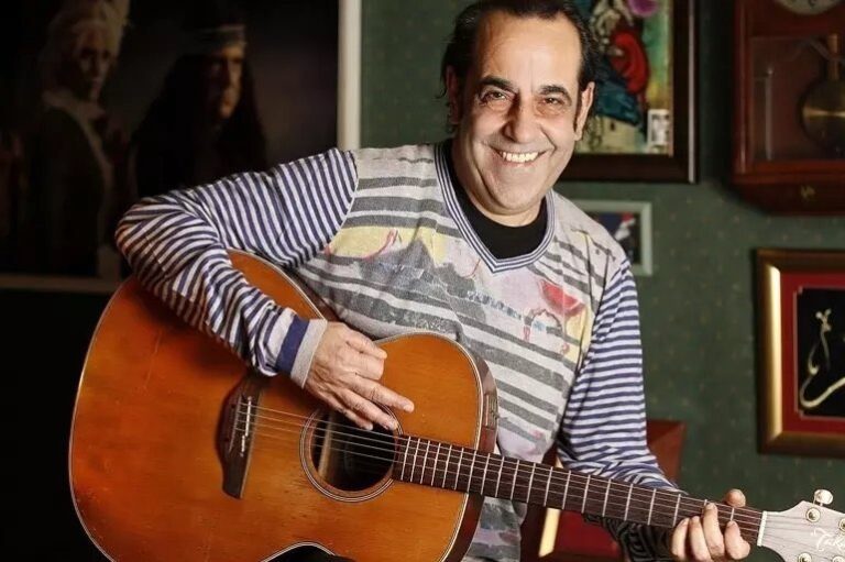 Sanatçı Özkan Uğur hayatını kaybetti