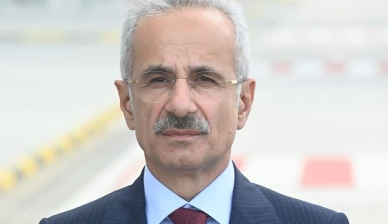 Ulaştırma Bakanı Uraloğlu: Denizlere hâkim olan cihana hâkim olur!