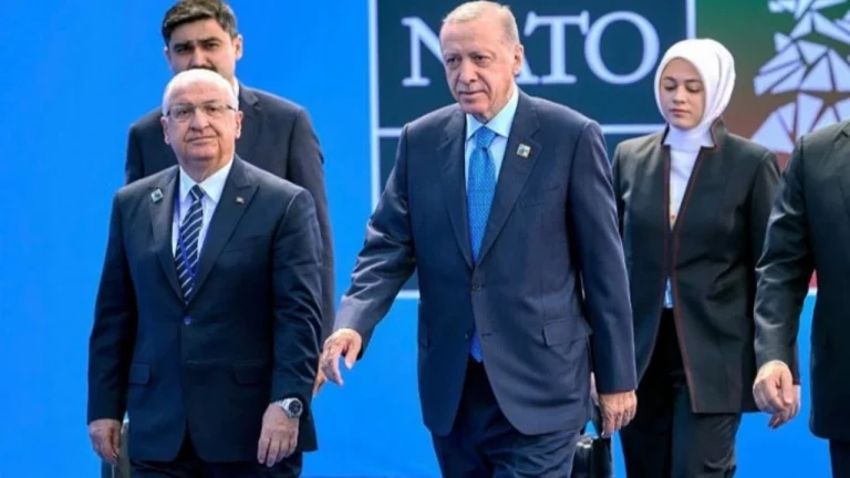 Gazeteci Veysel KAVRAYAN, Cumhurbaşkanı Erdoğan’ın NATO Liderler Zirvesi’ndeki diplomasi trafiğini derledi