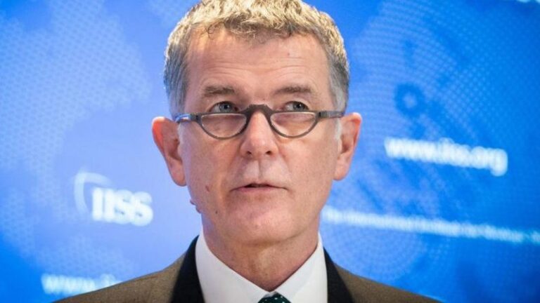 İngiliz istihbaratı MI6 Rus muhalifleri casus olarak işe aldığını açıkladı