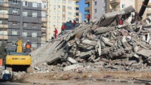 Depremde 49 kişinin öldüğü apartmanın sanıklarına 22 yıl hapis istemi