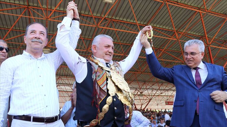 Tarihî Kırkpınar’da ağa değişmedi…