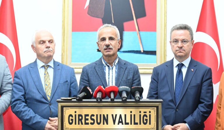 Giresun’da sel sonrası son durum.. Bakan Uraloğlu: Tüm yollarımız ulaşıma açıldı