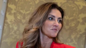 Hollanda Adalet Bakanı Dilan Yeşilgöz Rutte’nin partisi VVD’nin başına geçti