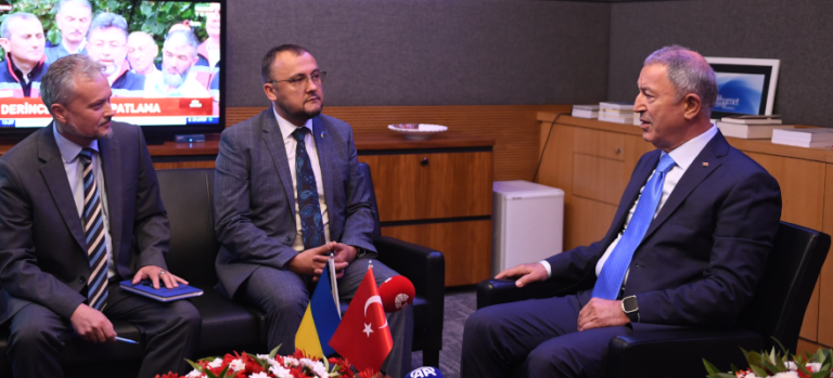 Milli Savunma Komisyonu Başkanı Akar, Ukrayna’nın Ankara Büyükelçisi Bodnar’ı kabul etti