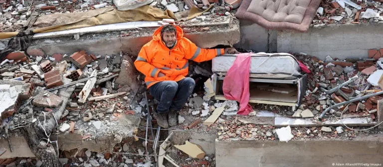 6 Şubat’ı unutmak: Kahramanlık ve sıradanlaşma