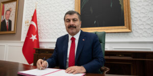 Bakan Koca, Tedavi Gören Depremzedelerin Sağlık Durumlarının İyiye Gittiğini Bildirdi