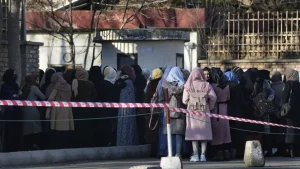 Afganistan: Üniversiteler, Taliban liderinin onay vermesi halinde kız öğrencilere kapılarını açacak