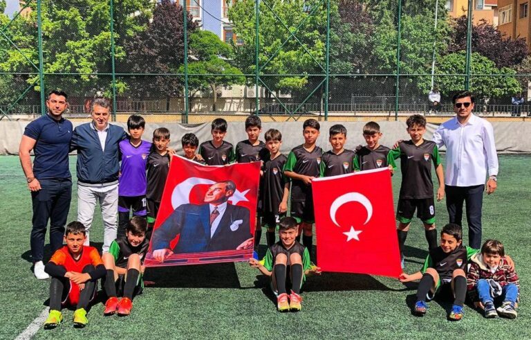 Başkan Bağlar biz yetenekli çocuklara dokunuyoruz