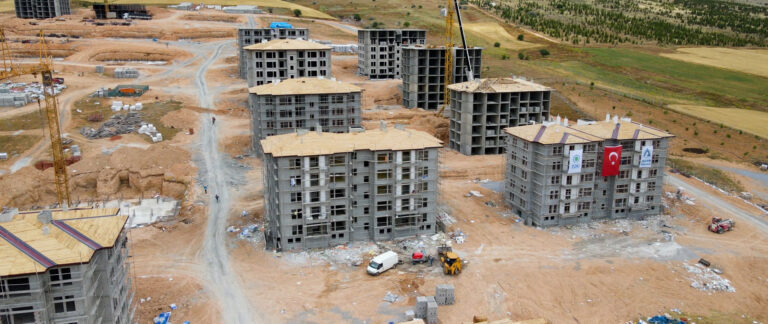 Bakan Özhaseki: “Kahramanmaraş’ta 112 bin 414 deprem konutu yapılacak”