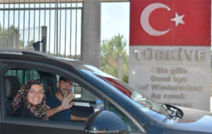 Yurtdışı Türklerine karşı beslenen kin ve nefretin nedeni: Yoksulluktan doğan kıskançlık