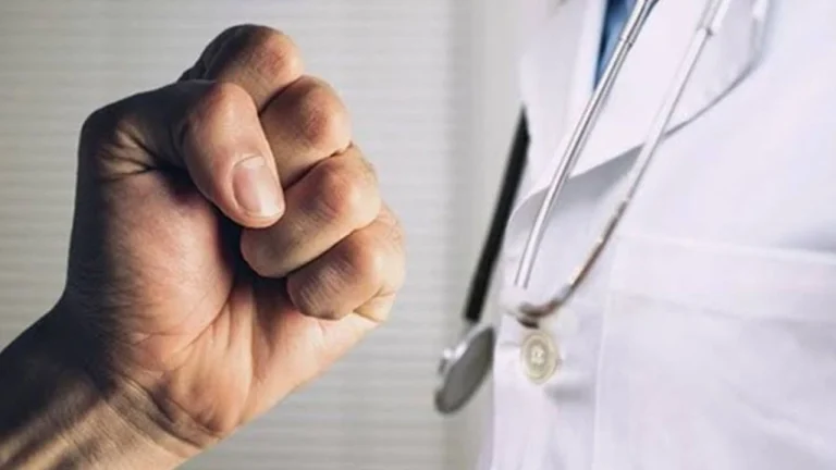 Kocaeli Milletvekili Prof. Dr. Mühip Kanko, “Tüm Dünya Doktor ve Sağlıkçıların Peşindeyken Ülkemizde Saldırıya Maruz Kalıyorla”