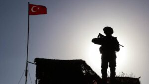Sınırdan yasa dışı yollarla Türkiye’ye geçmek isteyen 6 kişi yakalandı