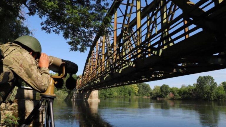 Yunanistan’a kaçmaya çalışan 2 FETÖ üyesi yakalandı